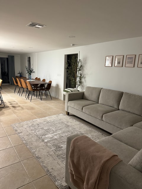 Successful Airbnb property: Floridian Family Home in Englewood