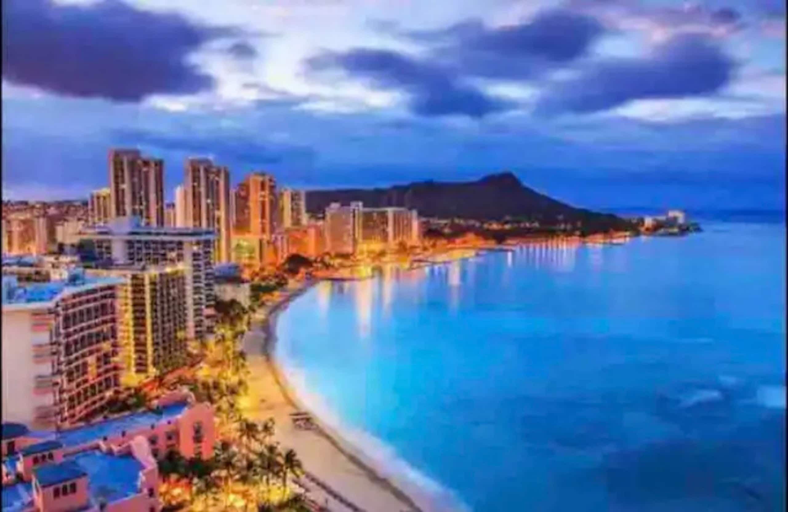 Central Waikiki  FREE Assigned Parking 2 beds Pool - Image 51