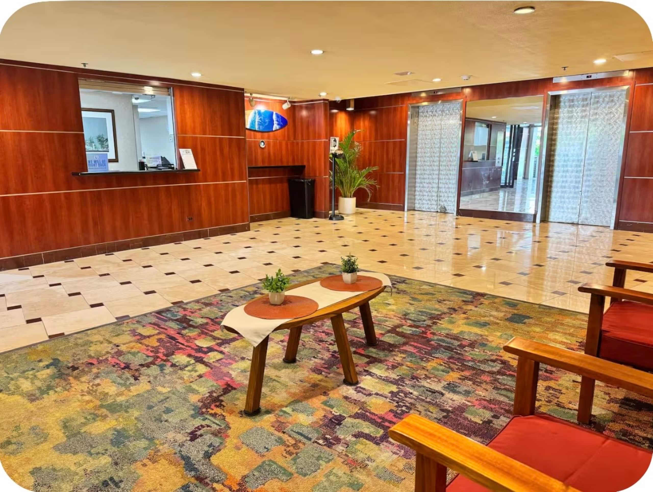 Central Waikiki  FREE Assigned Parking 2 beds Pool - Image 70