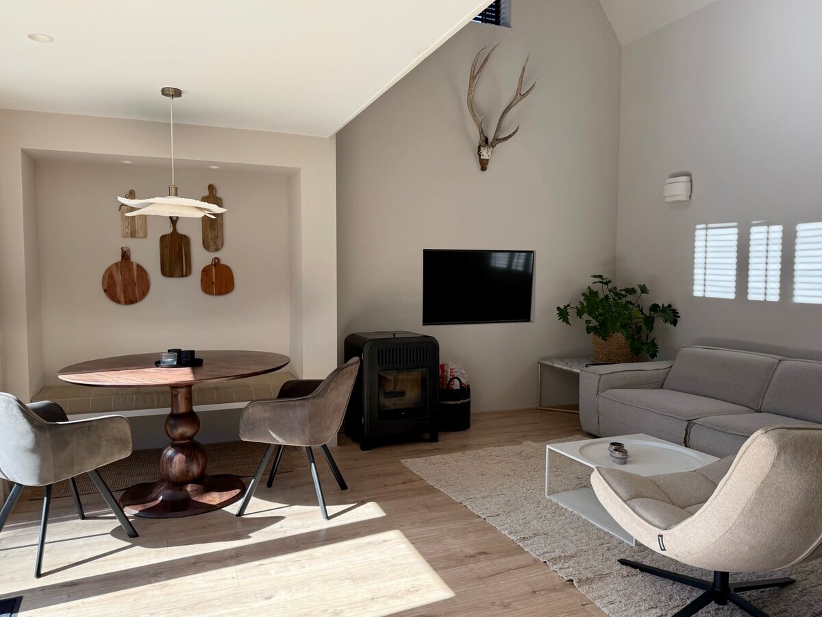 Popular Airbnb listing: Studio Studler in Wijk 01 Bergen Binnen