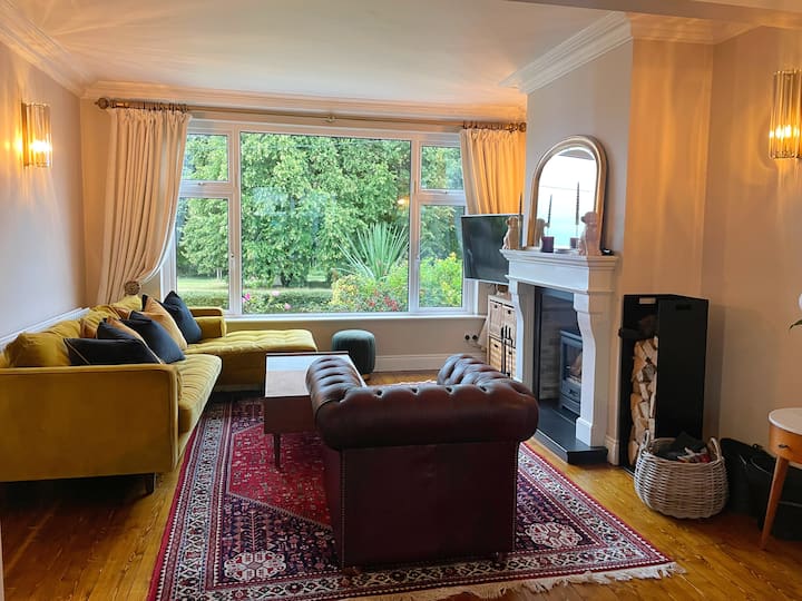 Family Home W/ Seaviews, Dalkey! - Dun Laoghaire