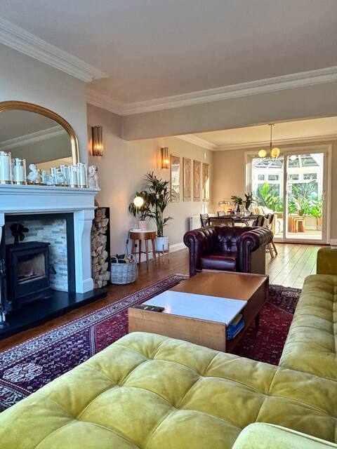 Family Home w/ Seaviews, Dalkey!