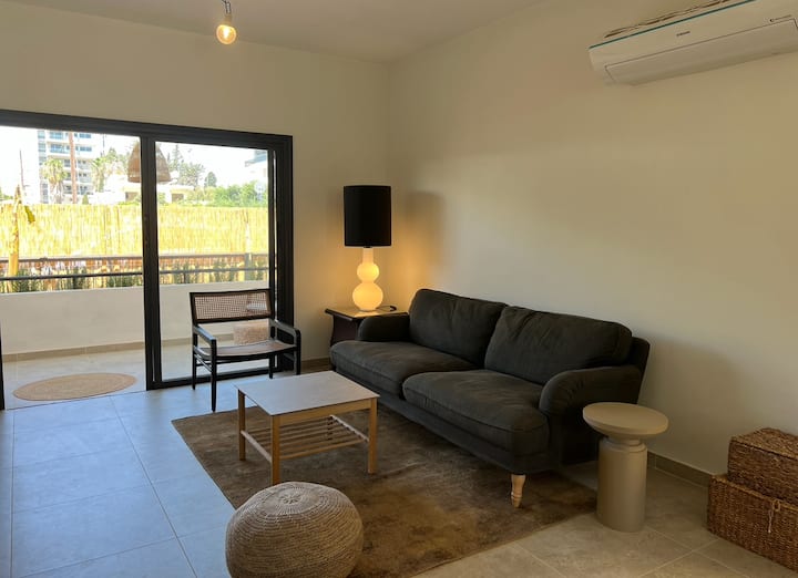 Luxury Villa With Heated Pool, Steps From Old Town - Lárnaca