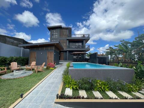 Blackscape Private Villa (with Heated Pool)