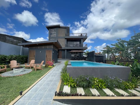 Blackscape Private Villa (with Heated Pool)