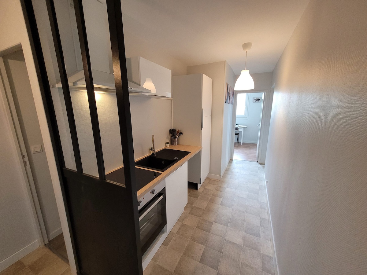 Successful Airbnb property: Apartment in a very good location. in Villejean Beauregard