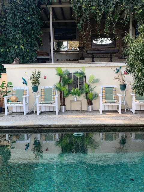 House with pool in Büyükada