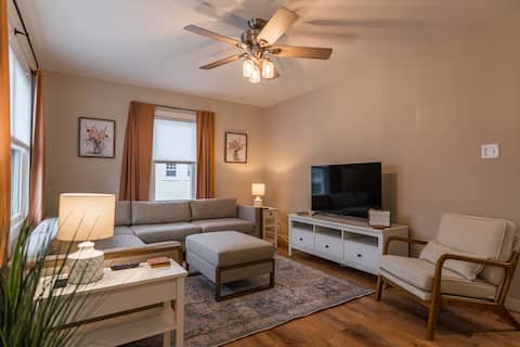 Beautiful Updated Home (2BR/2BA) - Near GCC