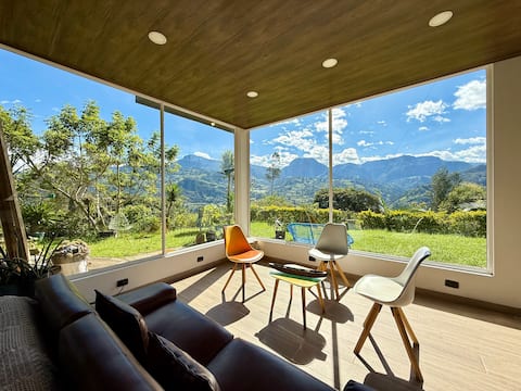 State 3 BR, WIFI Campfire, Social Area, BBQ, Study