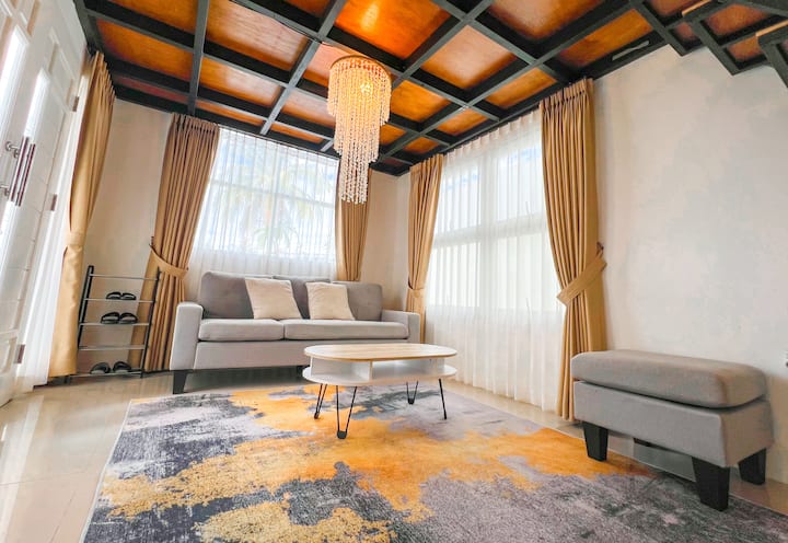 Amalo Villa Privat Pool - Balikpapan