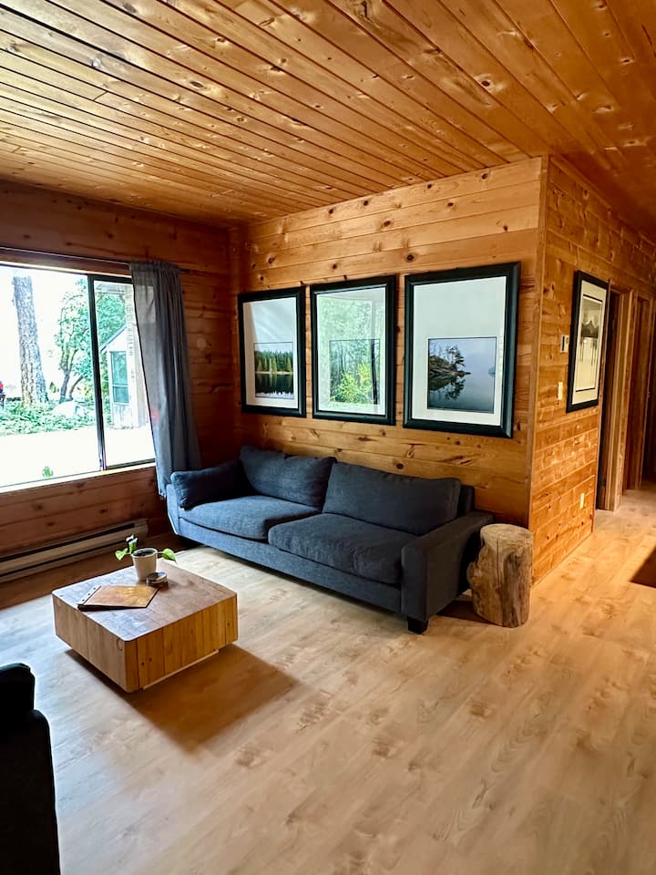 Cozy Cabin Of Halfmoon Bay - Vancouver Island