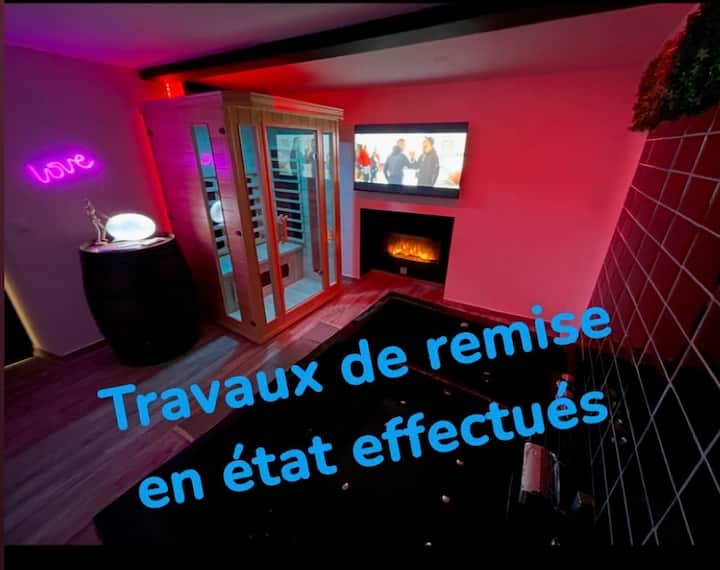 Logement Entier Avec Jacuzzi Et Sauna - Hastière