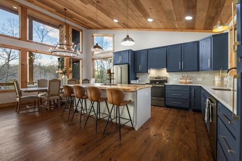 Successful Airbnb property: Enchanted Ridge Retreat in Ellijay