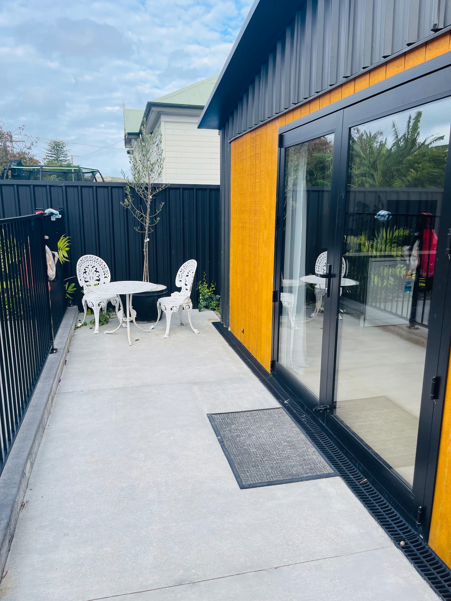 Modern Guesthouse 3