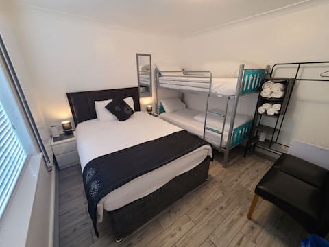 Gatwick House. up to 15 guest.