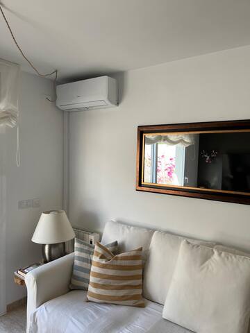 Preciosa casa de playa- SA CALMA gallery image 3