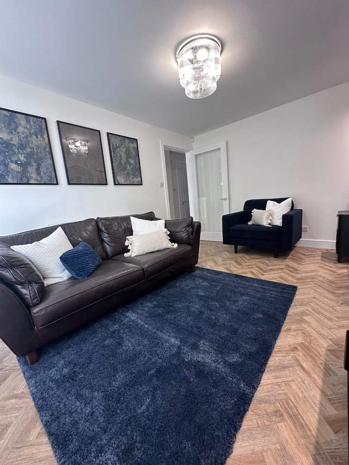 Modern 3-bedroom Getaway With Garden & Parking - Brístol