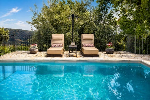 Blue Jasmine Villa - Private Pool and Garden