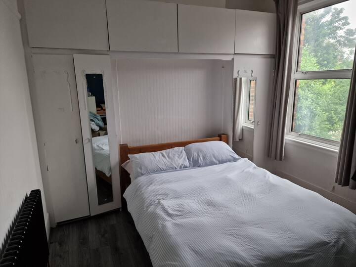Спалня 2