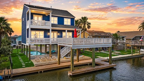 Heated Pool & Hot Tub | 4 Beds | Pets | Boat Slip