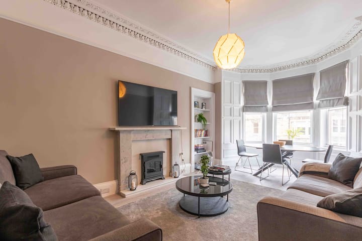 Spacious 3 bed home in Marchmont (Sleeps 6+2)