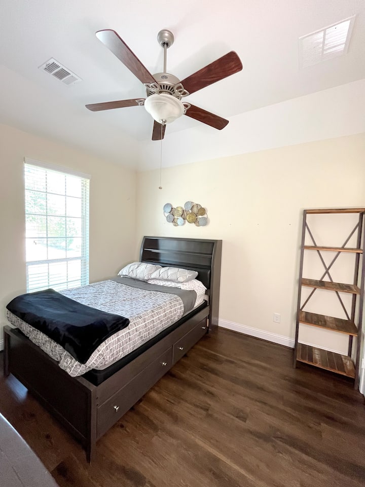 The Wendtwoods Guest House - The Woodlands
