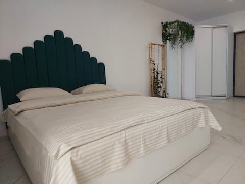 Brand new studio near the train station