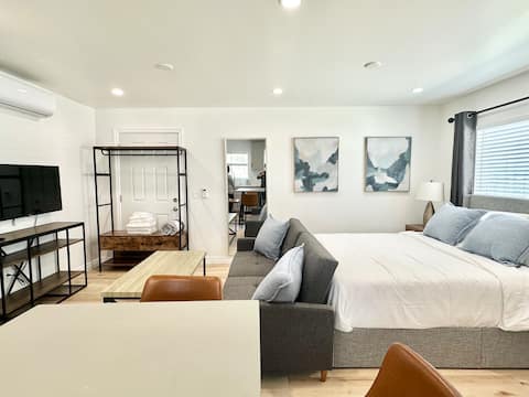 Azusa Studio Casita