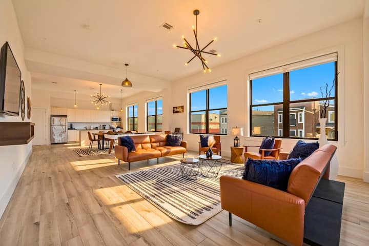 Spacious 3br Loft Near Nyc + Pool Table - Bloomfield