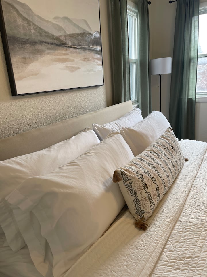 Casper 2BD Center of Town!King Beds Houses for Rent in Casper