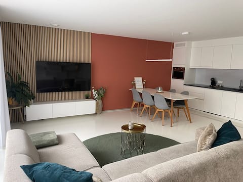 Top Airbnb: Modern • Luxury Downtown in Oostende