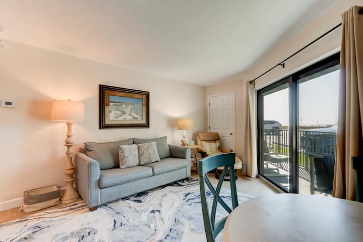 Surfers Paradise 
Newly Remodeled
Sleeps 8 - Port Orange, FL