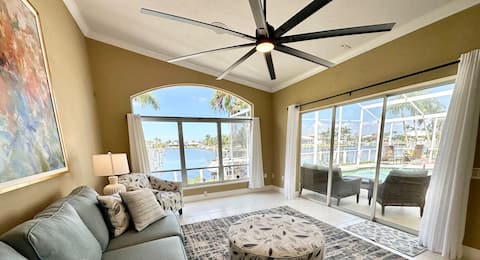 Top performing Airbnb: Incredible Water View! Heated/Salt/Sun filled pool in Punta Gorda