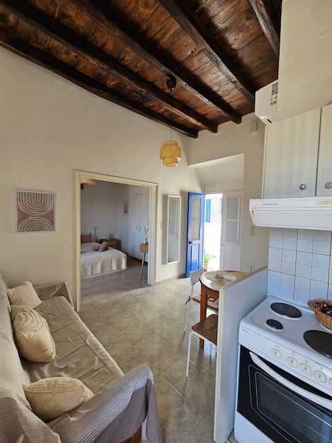 Top performing Airbnb: Milos Blue Pearl in Περιφερειακή Ενότητα Μήλου