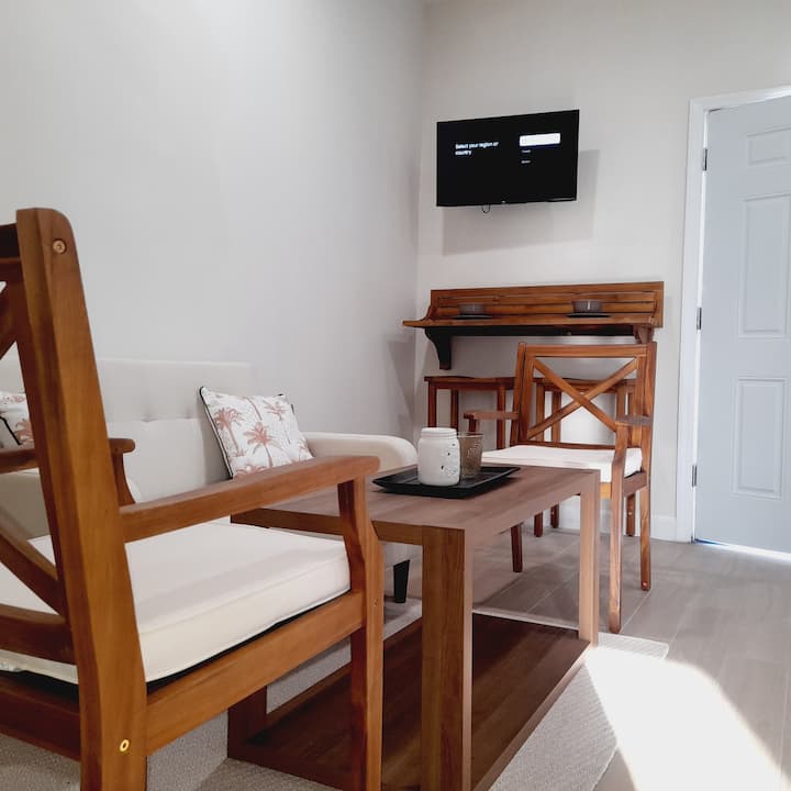 Charming And Centrally Located - Nassau