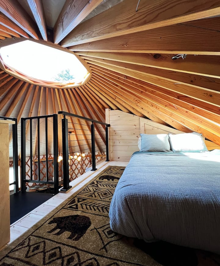 The loft features a queen hybrid mattress, warm blankets and cozy pillows. Perfect for the kiddos or 2 adults! 