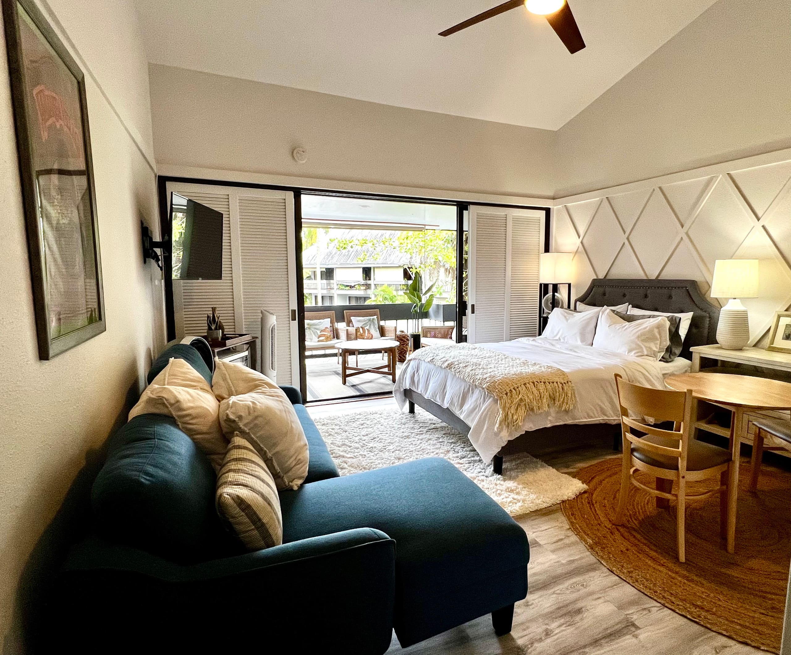 Full Kitchen| Poolside | Walk to Parks & Downtown - Main photo