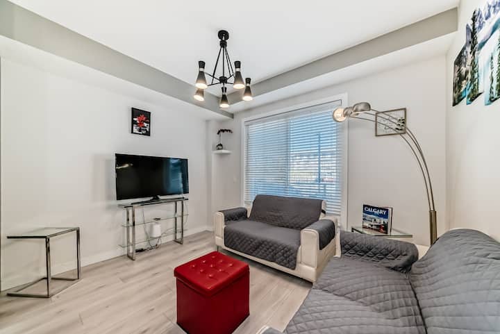 Gym | Free Banff Pass With Stay | Modern Condo - Calgary
