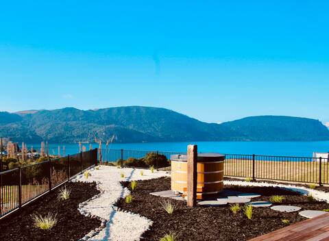 Exquisite Lake Views