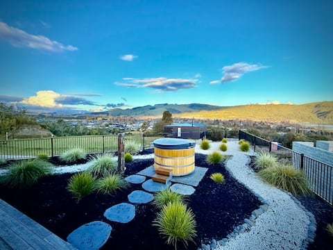 Kinloch HotTub Retreat