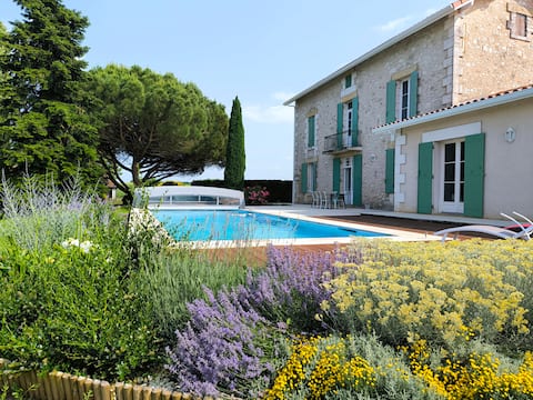 Château Frontenac, 15 m private heated pool