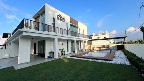 The COOZY Retreat . Private Pool