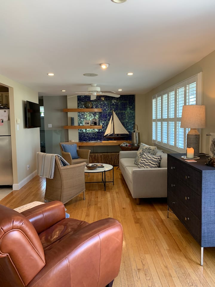 Dog Friendly, Modern Beach House 1 Block From Bay - Cape May, NJ