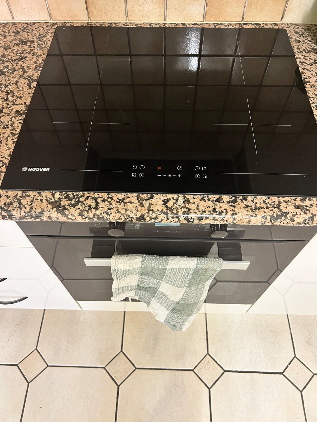 Popular Airbnb listing: Geneva Apartment Centre (77m2) in Plainpalais