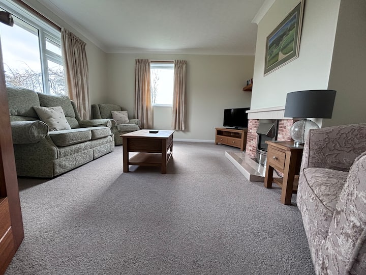 Spacious & Peaceful Home With Private Parking - Pooley Bridge