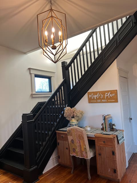 Maple's Place - *charm*country*hot tub*bourbontour