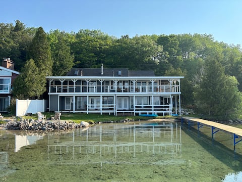 Ultimate Lakefront Getaway: Hot Tub/Game Room/Dock