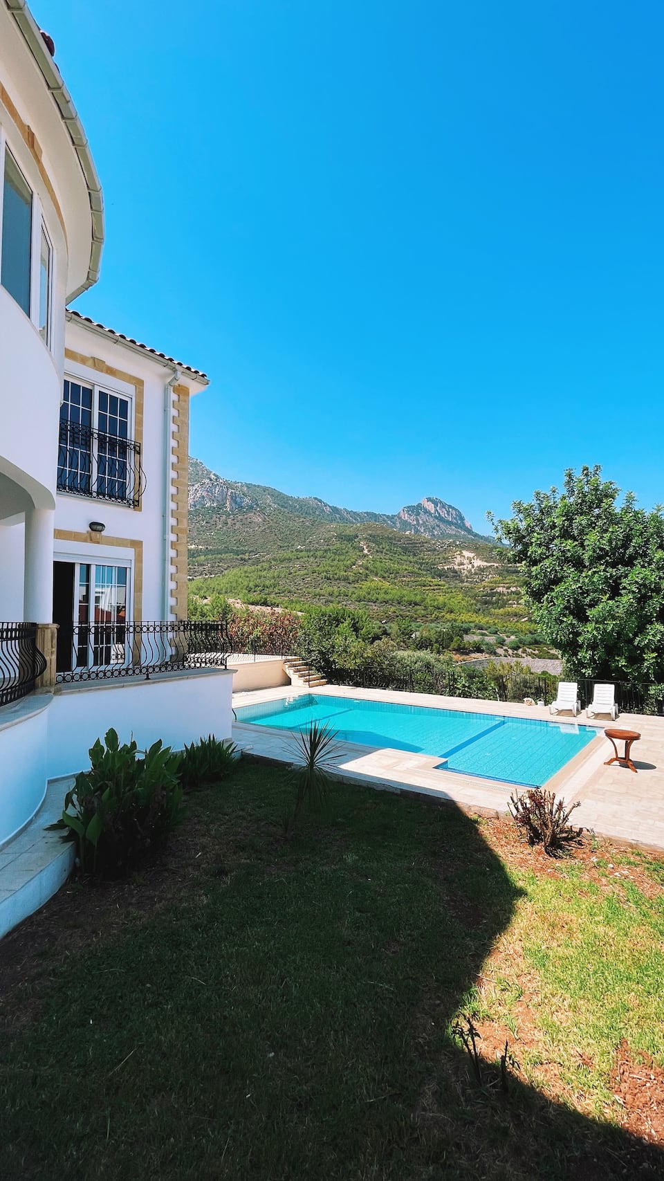 Tropical Mountain Villa · Pool & Sea View