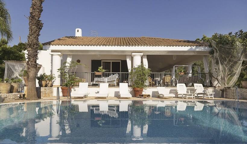 Villa Resort gallery image 2