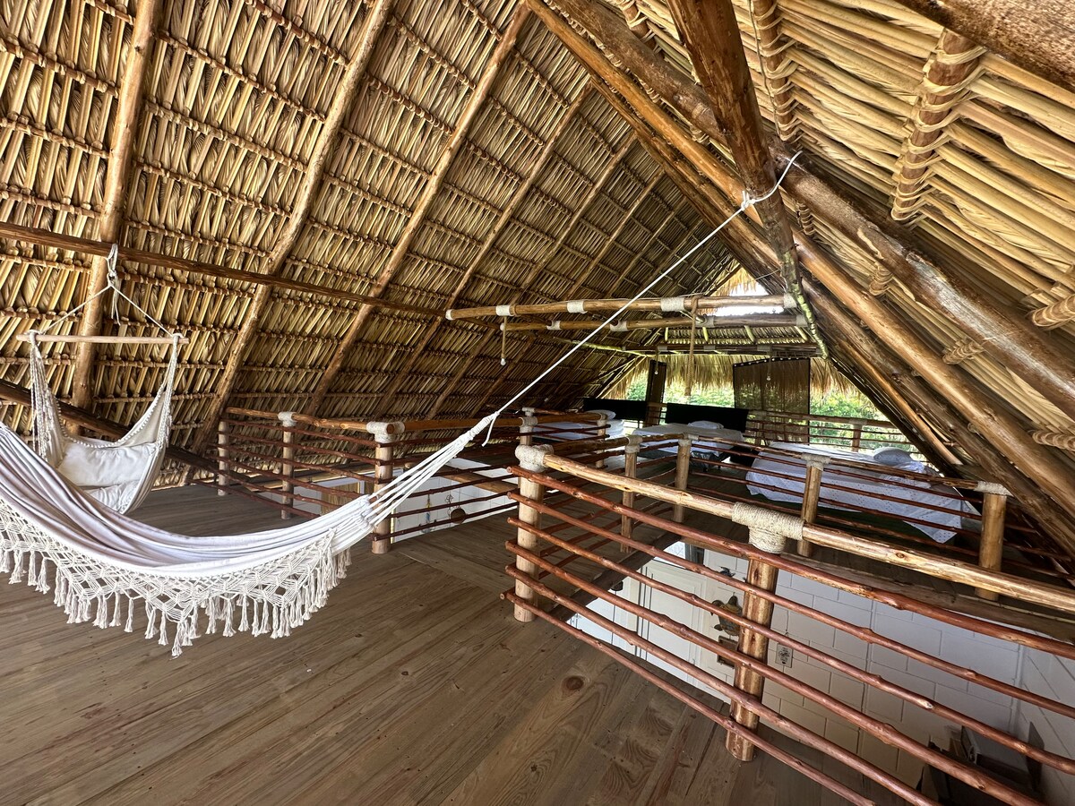 Priestor s hojdacou sieťou, kde si môžete vychutnať dobrý odpočinok